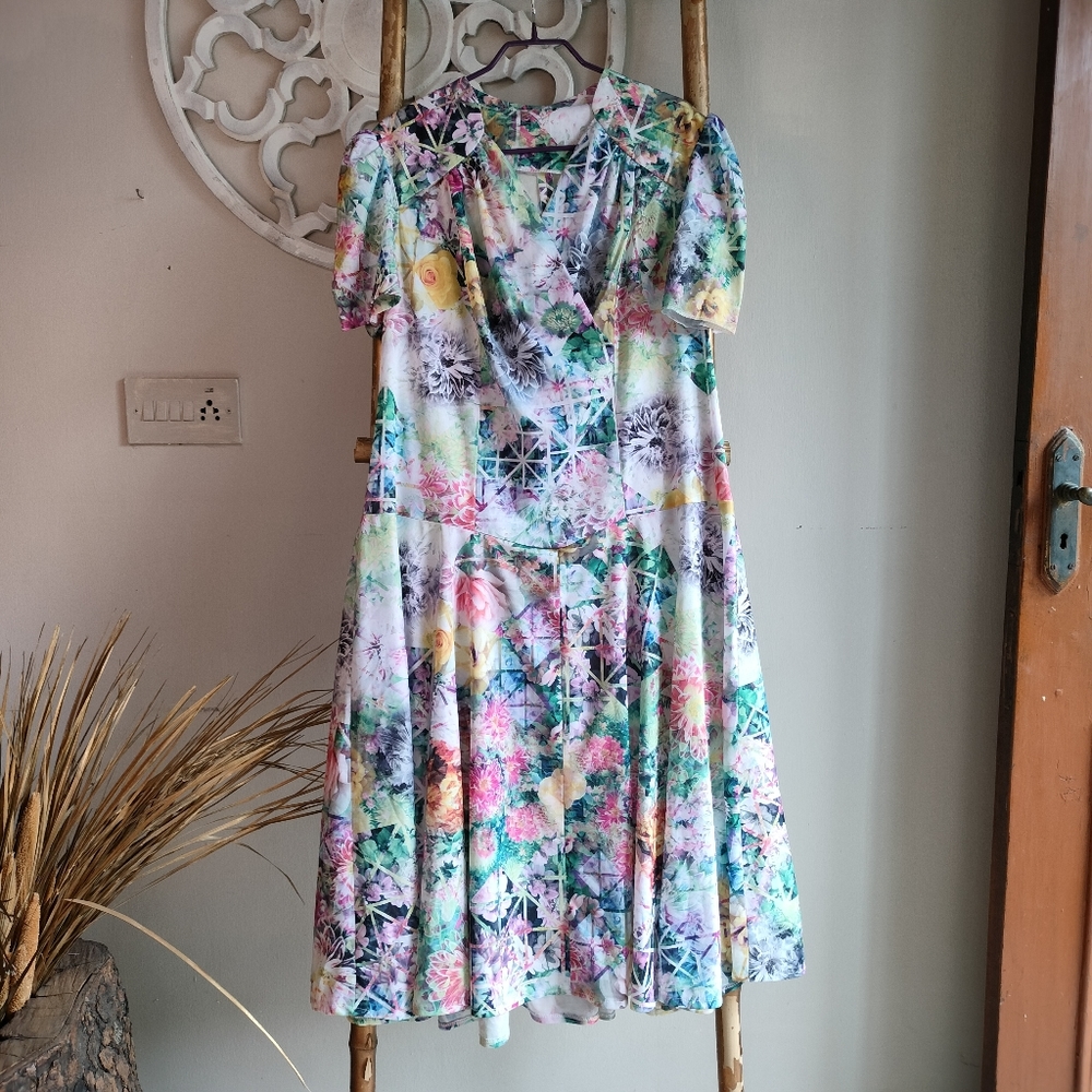 Retro Floral Skater Dress - Picture 6 of 16